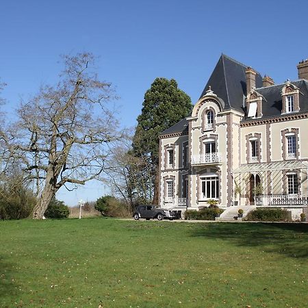 Trie-Château シャトー ド ラ フォリ Bed & Breakfast エクステリア 写真
