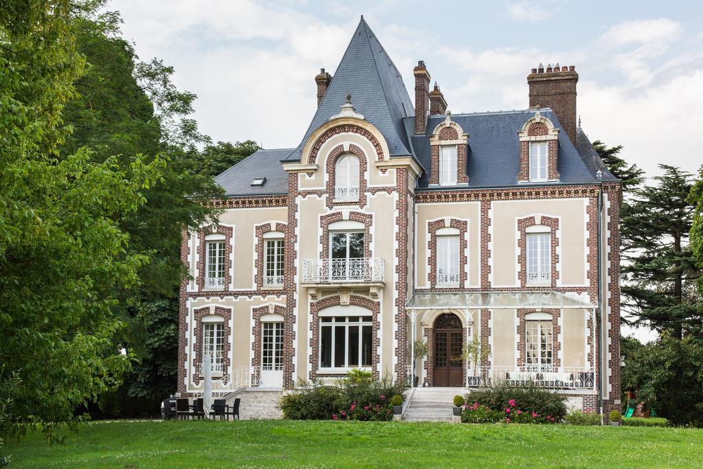 Trie-Château シャトー ド ラ フォリ Bed & Breakfast エクステリア 写真
